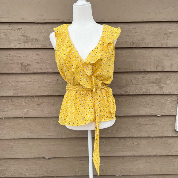 ☀️☀️☀️ 4/$20 Max Studio ruffle tie top! - Picture 3 of 7